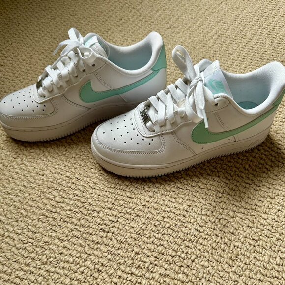 Turquoise Airforce One Women's Size 6, Never worn - Picture 2 of 4